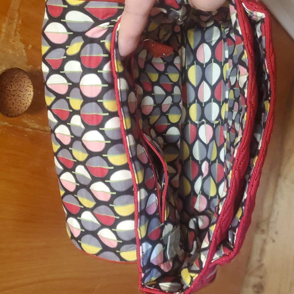 Vera Bradley Quilted Red Crossbody Bag NWNT - Picture 7 of 8